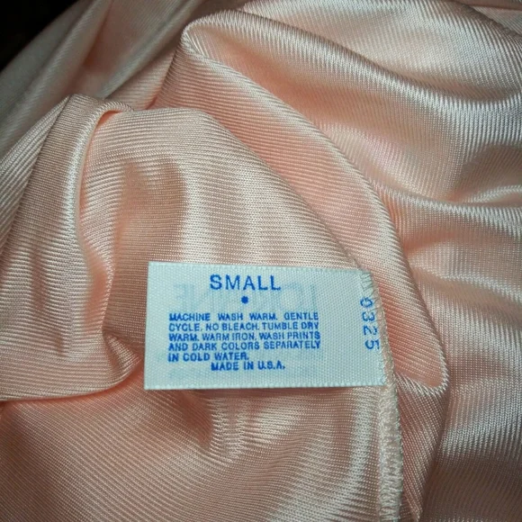 Vintage Late 1970-80's  Lorraine Pale Pink Floral Embroidered Nylon Robe - Picture 8 of 9